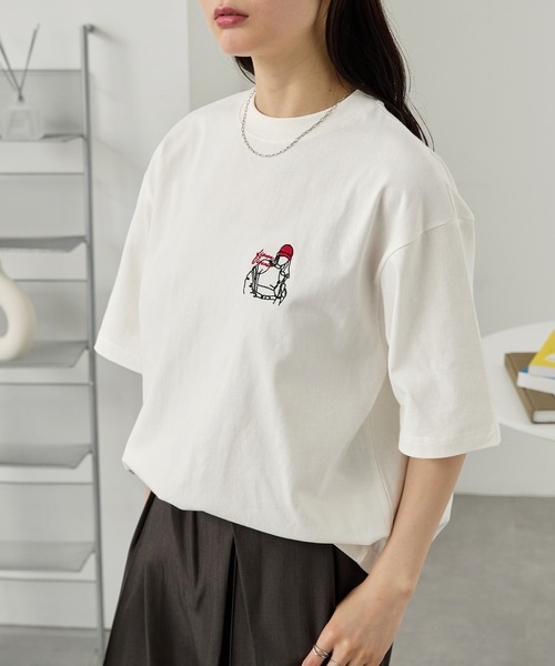 マ*ド様 新品　未使用　グリッター　刺繍 ホワイト 半袖Tシャツ セール】ワンポイントデザイン刺繍 アソート オーバーサイズ半袖
