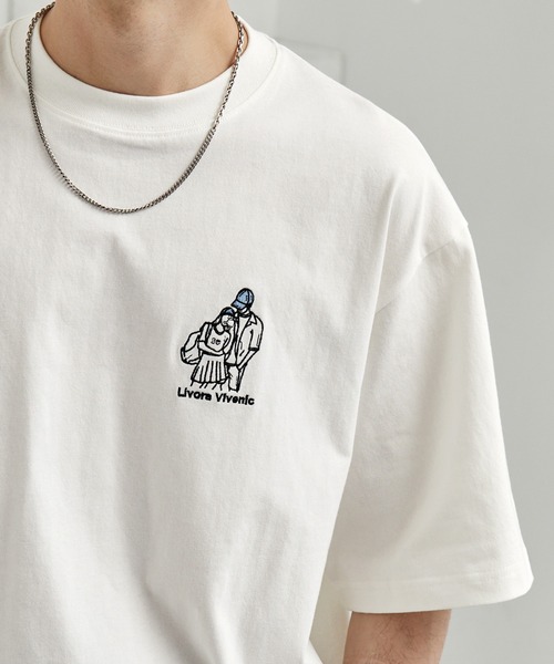 MONO-MART(モノマート)の「ワンポイントデザイン刺繍 アソート オーバーサイズ半袖Tシャツ(Tシャツ/カットソー・レディース・ダークネイビー/ホワイト系1/ホワイト系2/ブラック系2/グレイッシュベージュ/スミクロ/オフホワイト/ブラック・M/L)」の10枚目の写真