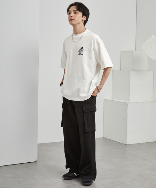 MONO-MART(モノマート)の「ワンポイントデザイン刺繍 アソート オーバーサイズ半袖Tシャツ(Tシャツ/カットソー・レディース・ダークネイビー/ホワイト系1/ホワイト系2/ブラック系2/グレイッシュベージュ/スミクロ/オフホワイト/ブラック・M/L)」の15枚目の写真