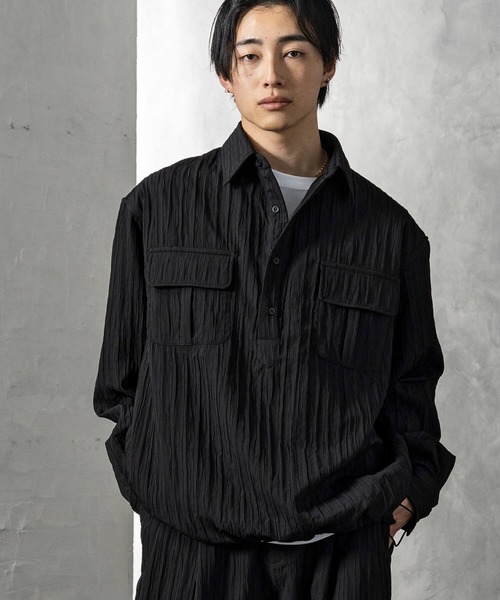 +CLOSET(プラスクローゼット)の「クリンクル加工ドロストプルシャツ(シャツ/ブラウス・メンズ・グリーン/ホワイト/ブラック・X-LARGE/LARGE/MEDIUM)」の12枚目の写真