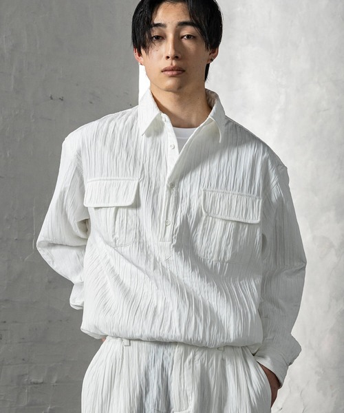 +CLOSET(プラスクローゼット)の「クリンクル加工ドロストプルシャツ(シャツ/ブラウス・メンズ・グリーン/ホワイト/ブラック・X-LARGE/LARGE/MEDIUM)」の18枚目の写真