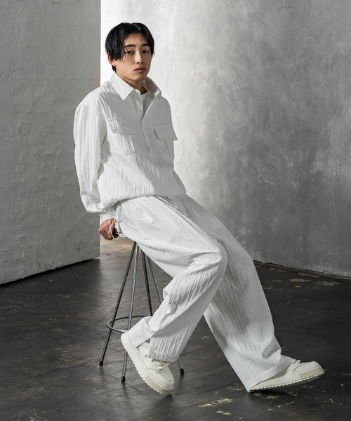 +CLOSET(プラスクローゼット)の「クリンクル加工ドロストプルシャツ(シャツ/ブラウス・メンズ・グリーン/ホワイト/ブラック・X-LARGE/LARGE/MEDIUM)」の11枚目の写真