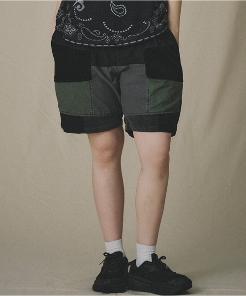 Universal Style Wear(ユニバーサルスタイルウェア)の「Universal Style Wear パッチワーク ショーツ(チノパンツ・メンズ・ブラック/カーキ/オフホワイト/ベージュ・MEDIUM/LARGE/X-LARGE)」の1枚目の写真