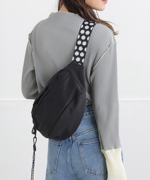 ALTROSE(アルトローズ)の「ボディバッグ ゼブラ レオパード マザーズバッグ アニマル柄 ティム(ボディバッグ/ウエストポーチ・レディース・レオパード/ゼブラ/ドット/ブラック系9/アイボリー・FREE)」の5枚目の写真