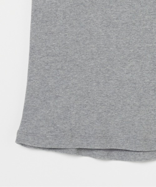HELIOPOLE(エリオポール)の「RIB TANK TOP(Tシャツ/カットソー・レディース・ブラック/ホワイト/ダークブラウン/ベージュ/グレー・38)」の9枚目の写真