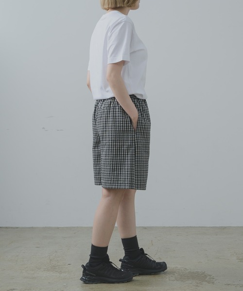 flaner（フラネ）の「Seersucker check half pants / シアサッカーチェックハーフパンツ（その他パンツ・レディース・ネイビー/ブラック・MEDIUM/LARGE）」の12枚目の写真