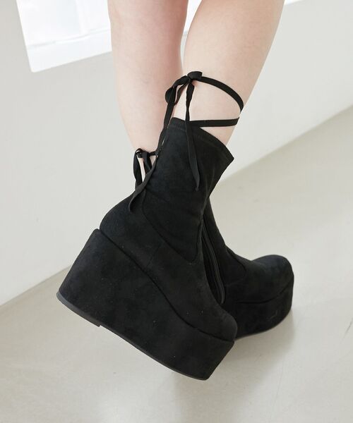 MAJESTIC LEGON（マジェスティックレゴン）の「厚底ストレッチショートブーツ（ブーツ・レディース・ブラウン/ダークブラウン/ブラック系その他/ブラック・MEDIUM/LARGE/X-LARGE/SMALL）」の2枚目の写真