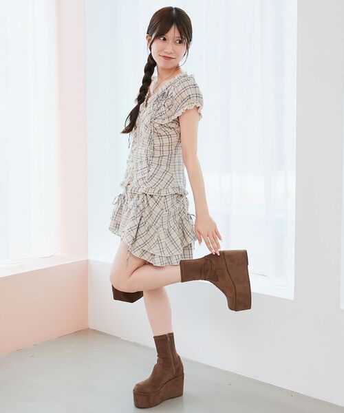 MAJESTIC LEGON（マジェスティックレゴン）の「厚底ストレッチショートブーツ（ブーツ・レディース・ブラウン/ダークブラウン/ブラック系その他/ブラック・MEDIUM/LARGE/X-LARGE/SMALL）」の12枚目の写真