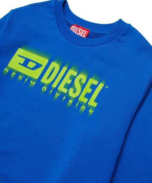 DIESEL KIDS(ディーゼルキッズ)の「DIESEL(ディーゼル)Kids & Junior ブランドロゴスウェットプルオーバー(スウェット・キッズ・ホワイト/ブルー/レッド/ブラック/ブルー系その他/ホワイト×レッド/ブラック×レッド・14Y/16Y/12Y/10Y/8Y/6Y/4Y)」の12枚目の写真