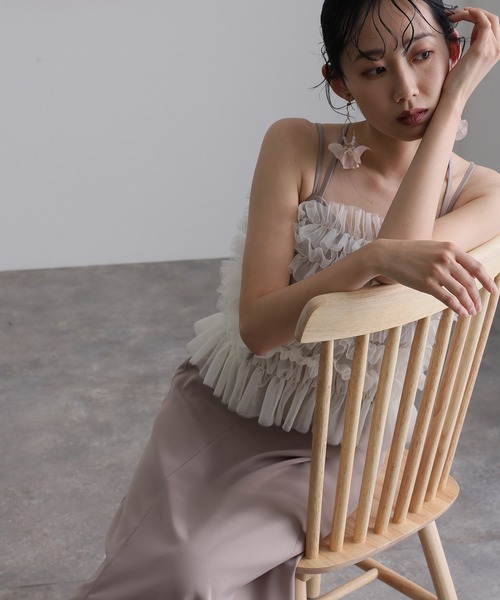 atlo(アトロ)の「ロング&ノースリーブ フォーマル シャーリング チュール 2点セット Aライン セレモニー 結婚式 二次会 パーティー ドレス オケージョンドレス 同窓会 成人式 お呼ばれ 謝恩会 20代 30代(ドレス・レディース・アイボリー/グレイッシュベージュ/ダークグレー・M/L)」の4枚目の写真