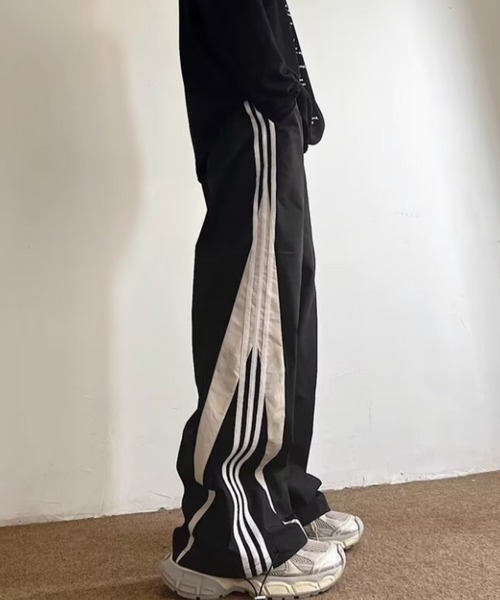 MGV（エムジーヴィー）の「サイドラインデザインパンツ（その他パンツ・メンズ・ブラック・MEDIUM/LARGE/X-LARGE）」の2枚目の写真