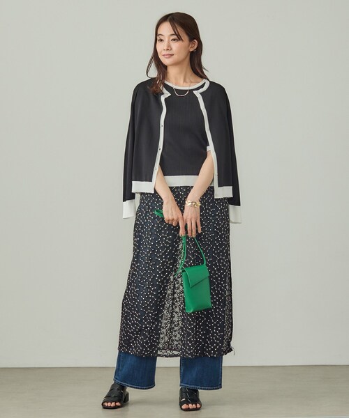 INDIVI（インディヴィ）の「【インナーで活躍／アンサンブル】クルーネック半袖ニット（ニット/セーター・レディース・ブラック系4/ホワイト系5/ダークグリーン・05/38/15 /13）」の11枚目の写真