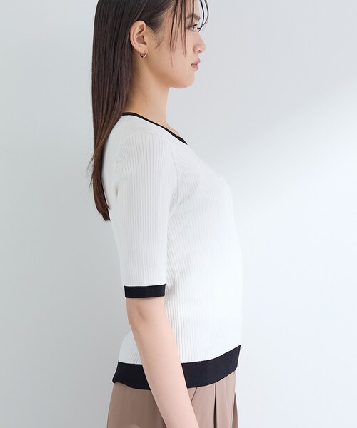 INDIVI（インディヴィ）の「【インナーで活躍／アンサンブル】クルーネック半袖ニット（ニット/セーター・レディース・ブラック系4/ホワイト系5/ダークグリーン・05/38/15 /13）」の20枚目の写真