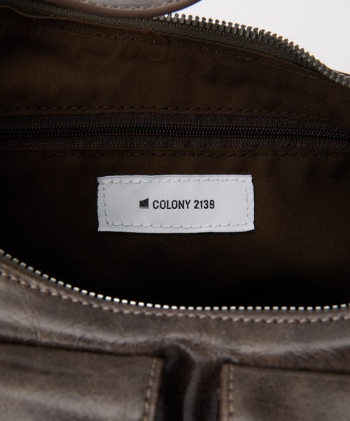 COLONY 2139(コロニートゥーワンスリーナイン)の「ヴィンテージ合皮マルチポケットショルダーバッグ(ショルダーバッグ・レディース・ブラック/ブラウン・FREE)」の11枚目の写真