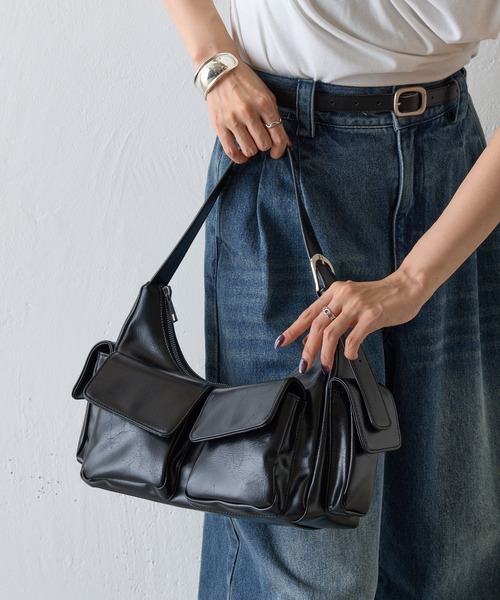 COLONY 2139(コロニートゥーワンスリーナイン)の「ヴィンテージ合皮マルチポケットショルダーバッグ(ショルダーバッグ・レディース・ブラック/ブラウン・FREE)」の15枚目の写真