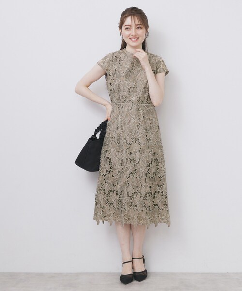 index(インデックス)の「バイカラーレースワンピース【洗濯機洗い可】(ワンピース・レディース・ネイビー/ブラウン系/ナチュラル・36/38/40/42)」の6枚目の写真