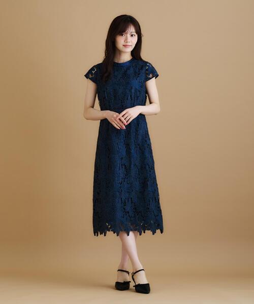 index(インデックス)の「バイカラーレースワンピース【洗濯機洗い可】(ワンピース・レディース・ネイビー/ブラウン系/ナチュラル・36/38/40/42)」の17枚目の写真