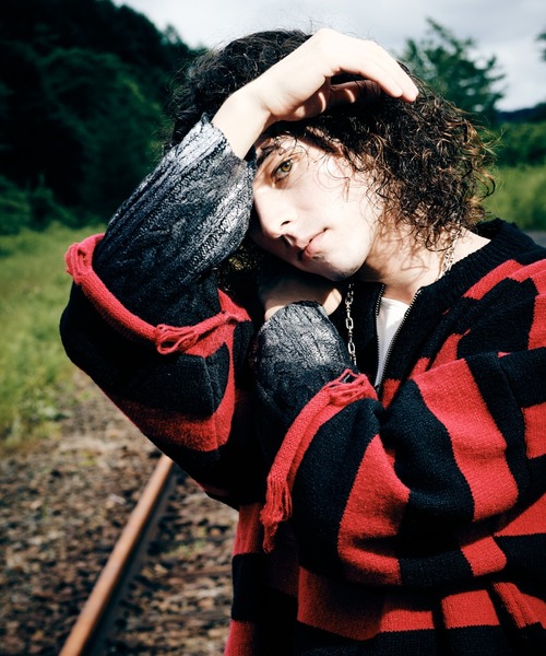 glamb(グラム)の「Damage Glitter Knit / ダメージグリッターニット(ニット/セーター・メンズ・レッド/ブラック・S/M/L)」の19枚目の写真