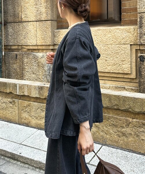 Thevon(ゼボン)の「ペプラムデニムジャケット(ブルゾン・レディース・ブルー/ブラック・FREE)」の5枚目の写真