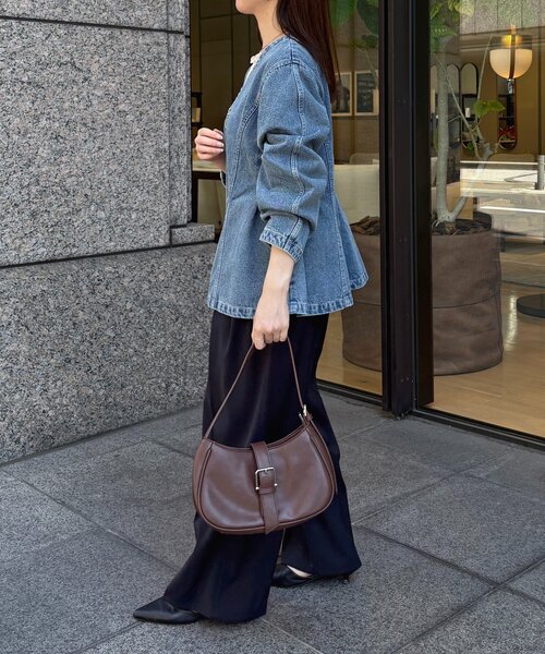 Thevon(ゼボン)の「ペプラムデニムジャケット(ブルゾン・レディース・ブルー/ブラック・FREE)」の16枚目の写真