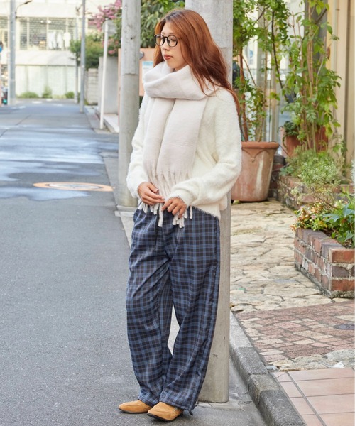 AO2（アオズ）の「Brushed V-neck pullover / 起毛Vネックプルオーバー（ニット/セーター・レディース・ブラウン/グレー/ライトブラウン/ブラック/ベージュ/ホワイト・FREE）」の12枚目の写真