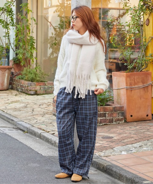 AO2（アオズ）の「Brushed V-neck pullover / 起毛Vネックプルオーバー（ニット/セーター・レディース・ブラウン/グレー/ライトブラウン/ブラック/ベージュ/ホワイト・FREE）」の13枚目の写真