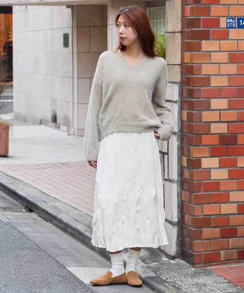 AO2（アオズ）の「Brushed V-neck pullover / 起毛Vネックプルオーバー（ニット/セーター・レディース・ブラウン/グレー/ライトブラウン/ブラック/ベージュ/ホワイト・FREE）」の19枚目の写真