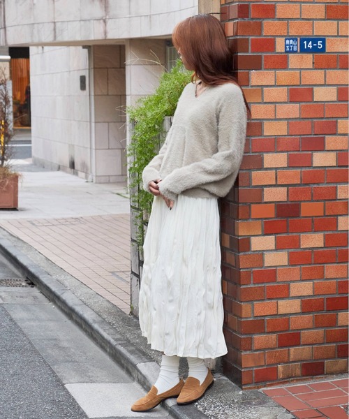 AO2（アオズ）の「Brushed V-neck pullover / 起毛Vネックプルオーバー（ニット/セーター・レディース・ブラウン/グレー/ライトブラウン/ブラック/ベージュ/ホワイト・FREE）」の22枚目の写真