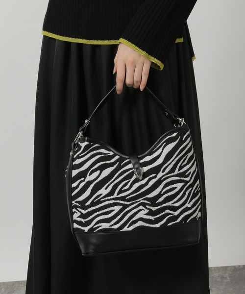 LAKOLE（ラコレ）の「ジャガードコンビ2WAYショルダーバッグ / 579311（ショルダーバッグ・レディース・その他6/その他9・FREE）」の2枚目の写真