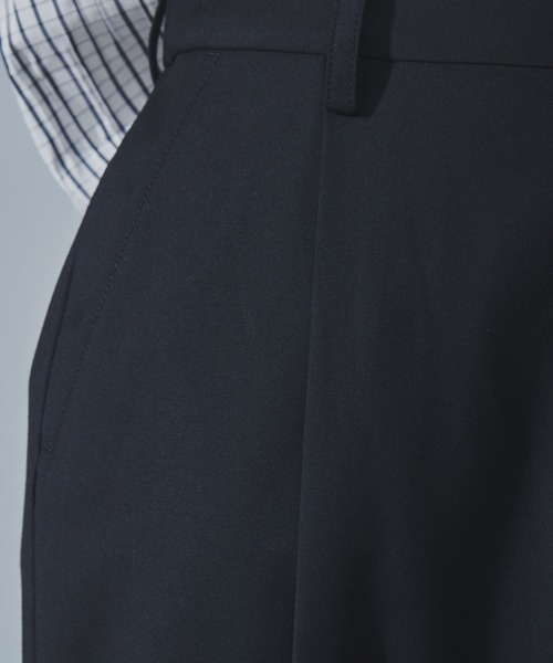 SLICK（スリック）の「【SLICK/スリック】T/R Gabardine Stretch One Tuck Tapered Pants/TRギャバジンワンタックテーパードスラックス / セットアップ（スラックス・メンズ・ブラック/チャコールグレー/ブラウン・2/1/3）」の16枚目の写真