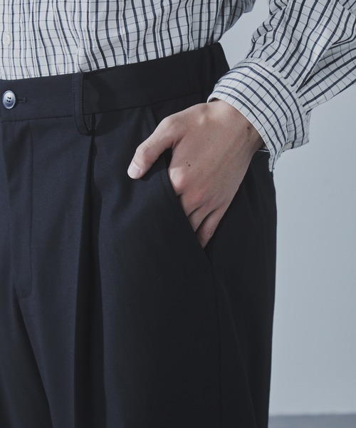 SLICK（スリック）の「【SLICK/スリック】T/R Gabardine Stretch One Tuck Tapered Pants/TRギャバジンワンタックテーパードスラックス / セットアップ（スラックス・メンズ・ブラック/チャコールグレー/ブラウン・2/1/3）」の17枚目の写真