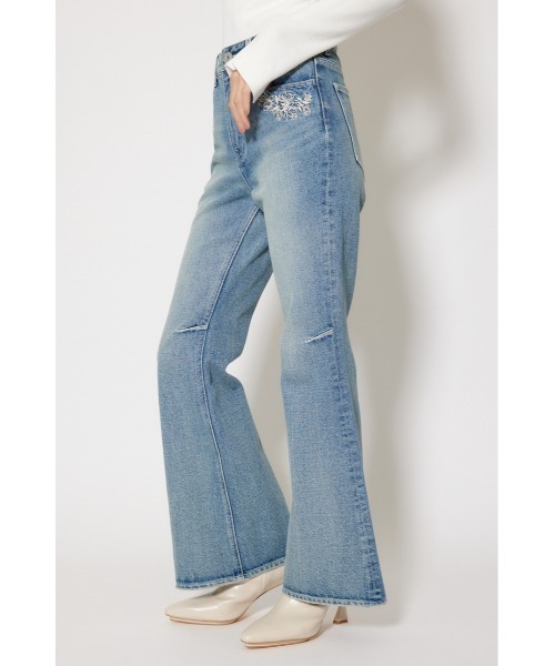 rienda(リエンダ)の「フラワー刺繍ブーツカットデニムパンツ 秋服 冬服(デニムパンツ・レディース・ブルー・SMALL/MEDIUM/X-SMALL)」の6枚目の写真