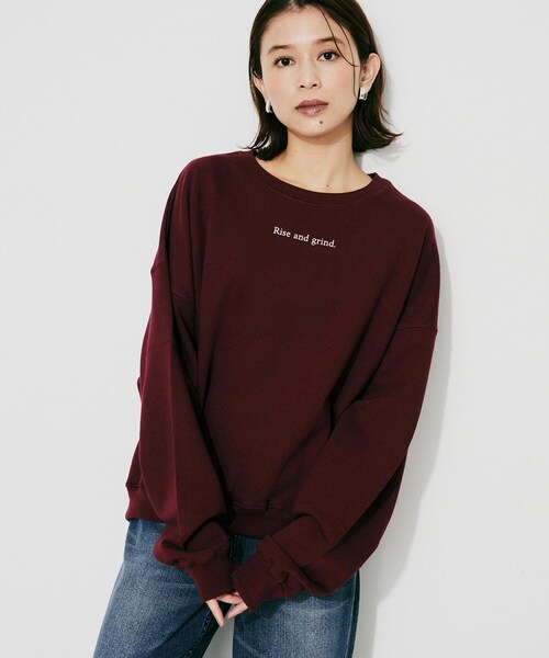UNTITLED(アンタイトル)の「【CHIGNON】別注ロゴスウェット(スウェット・レディース・ダークブラウン/ベージュ/ボルドー・02)」の9枚目の写真