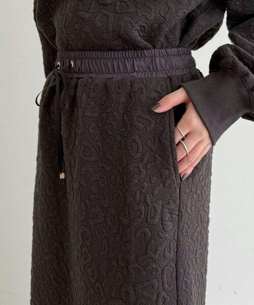 fredy emue(フレディエミュ)の「レオパードジャガードスカート(スカート・レディース・ベージュ/オフホワイト/チャコールグレー・38)」の8枚目の写真