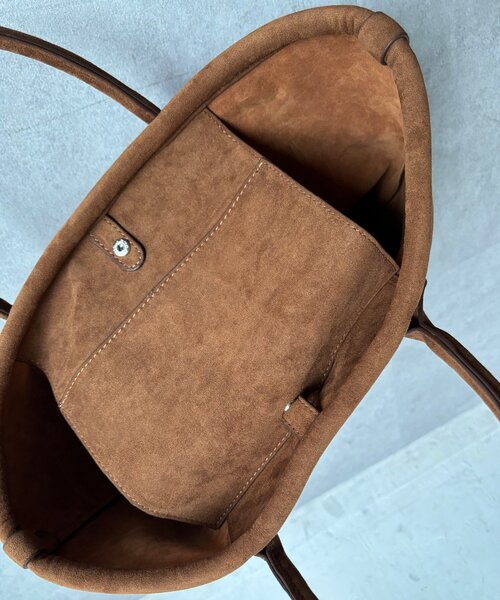 DouDou（ドゥドゥ）の「【WEB限定】スエードパイピングトート（ショルダーバッグ・レディース・ベージュ/グリーン/キャメル/ブラック・FREE）」の12枚目の写真