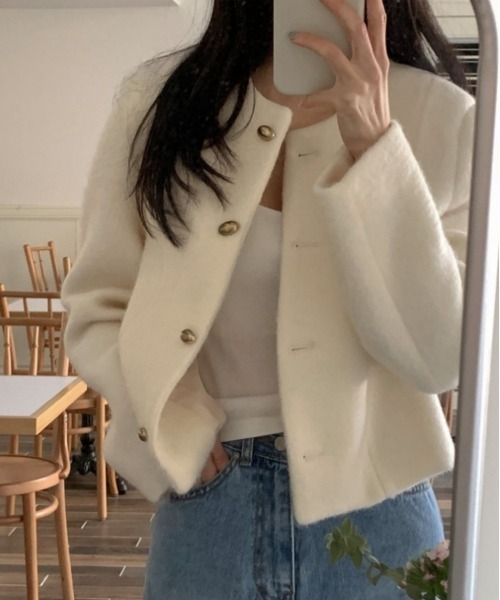 FREE STYLISTS(フリー スタイリスト)の「YUGA_YGMC Wool-like cropped jacket(ノーカラージャケット・レディース・オフホワイト/グレー・FREE)」の2枚目の写真