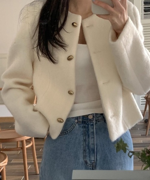 FREE STYLISTS(フリー スタイリスト)の「YUGA_YGMC Wool-like cropped jacket(ノーカラージャケット・レディース・オフホワイト/グレー・FREE)」の4枚目の写真