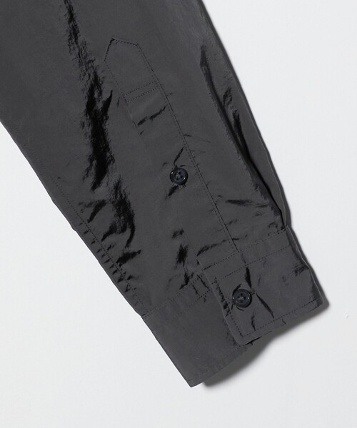 A DAY IN THE LIFE UNITED ARROWS(アデイインザライフユナイテッドアローズ)の「グロッシーナイロン リラックスシャツ<A DAY IN THE LIFE>(シャツ/ブラウス・メンズ・ネイビー/ダークグレー・M/L)」の5枚目の写真