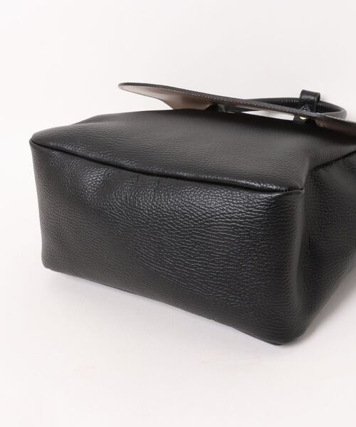 YOUNG&OLSEN The DRYGOODS STORE（ヤングアンドオルセン）の「【YOUNG&OLSEN】EMBOSSED LEATHER DELUXE TOTE S（トートバッグ・レディース・ブラウン/ブラック/ベージュ・FREE）」の14枚目の写真