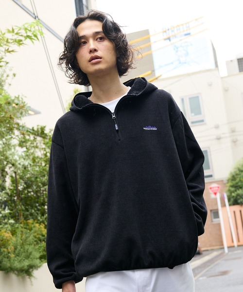 THOUSAND MILE（サウザンドマイル）の「THOUSAND MILE/サウザンドマイル KNIT FREECE HALF ZIP PARKER フード付きハーフジップパーカー（パーカー・メンズ・サンドベージュ/チャコール/ブラック・L/XS/XL/M）」の2枚目の写真