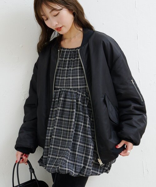 Kastane(カスタネ)の「【一部店舗限定/ユニセックス/M.Lサイズ展開】BM リバーシブルMA-1(MA-1・レディース・グレー/カーキ/ブラック・LARGE/MEDIUM)」の2枚目の写真