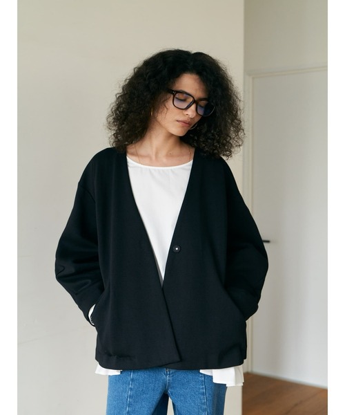 Brown&Street（ブラウンアンドストリート）の「Ｖネックカットソージャケット（ノーカラージャケット・レディース・ブラウン/ブラック・FREE）」の2枚目の写真