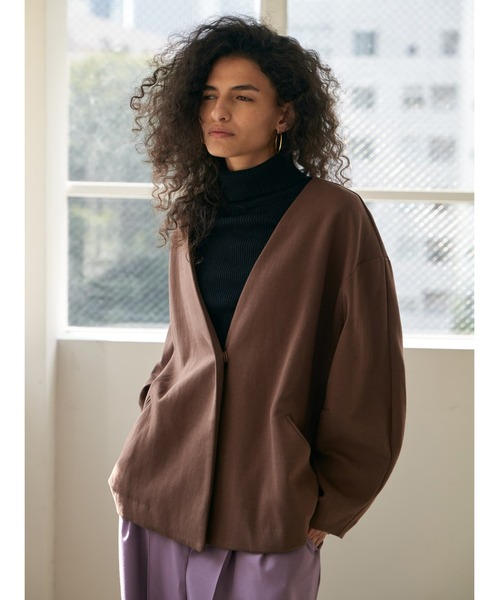 Brown&Street（ブラウンアンドストリート）の「Ｖネックカットソージャケット（ノーカラージャケット・レディース・ブラウン/ブラック・FREE）」の3枚目の写真