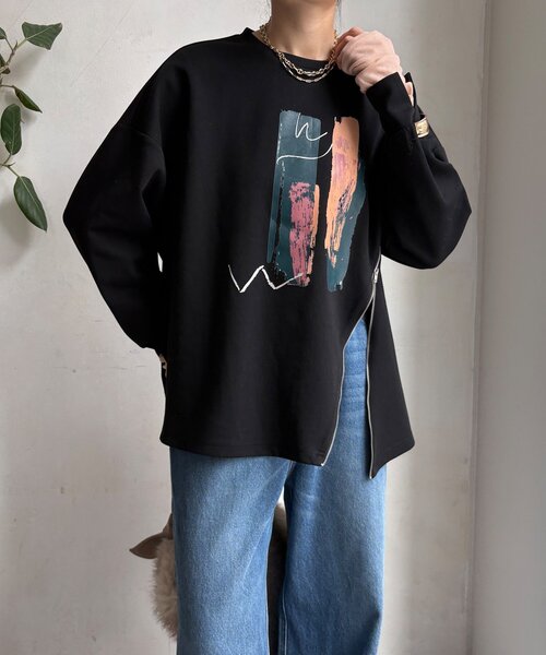 DouDou(ドゥドゥ)の「【WEB限定】ペイント柄トップス(Tシャツ/カットソー・レディース・ホワイト/ブラック/グレー・FREE)」の2枚目の写真