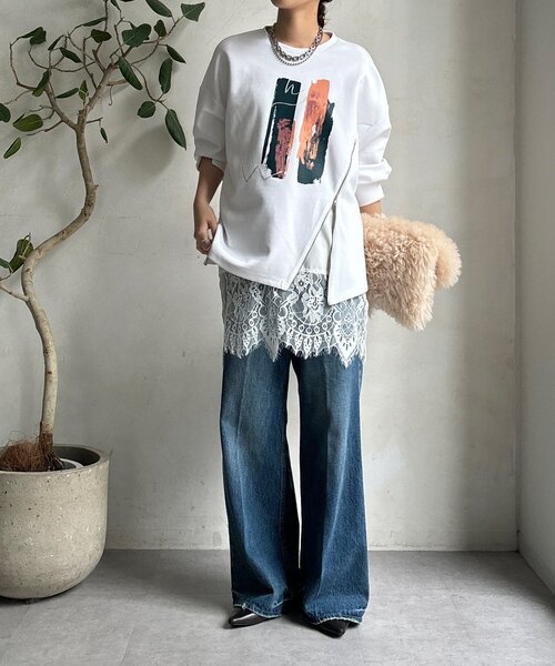 DouDou(ドゥドゥ)の「【WEB限定】ペイント柄トップス(Tシャツ/カットソー・レディース・ホワイト/ブラック/グレー・FREE)」の6枚目の写真