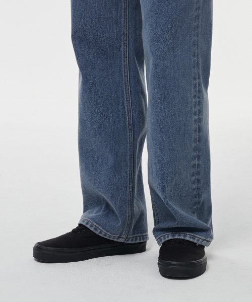 MUSINSA STANDARD WOMAN（ムシンサスタンダードウーマン）の「ウィメンズ裏起毛ストレートデニムパンツ[ミディアムインディゴ]（デニムパンツ・レディース・その他・30/24/25/26/27/28/29）」の6枚目の写真