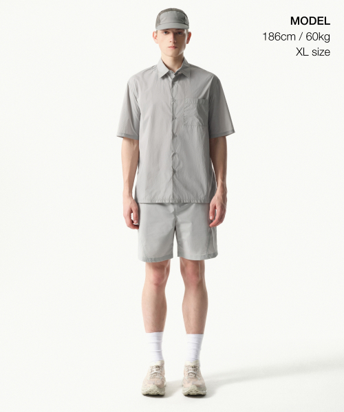 MUSINSA STANDARD（ムシンサスタンダード）の「[シティレジャー] エアウェイト半袖シャツ [ライトグレー]（シャツ/ブラウス・メンズ・その他・SMALL/MEDIUM/LARGE/X-LARGE/XX-LARGE）」の2枚目の写真