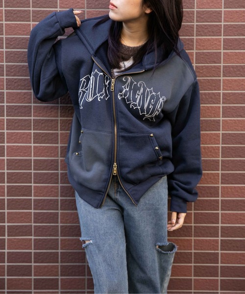 GORGE（ゴージ）の「《スプレー加工×ロゴプリント》レディース 裏起毛 ジップパーカー ストリート フェードカラー 秋冬（パーカー・レディース・ネイビー/ピンク/ブラック・F）」の4枚目の写真