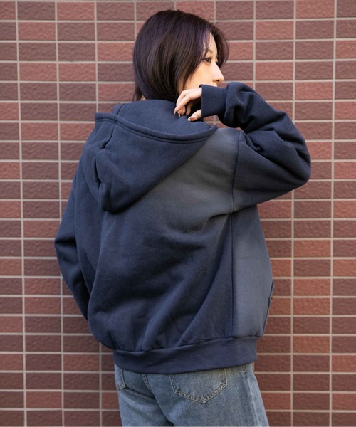 GORGE（ゴージ）の「《スプレー加工×ロゴプリント》レディース 裏起毛 ジップパーカー ストリート フェードカラー 秋冬（パーカー・レディース・ネイビー/ピンク/ブラック・F）」の6枚目の写真