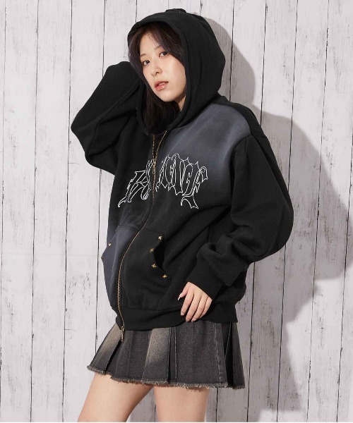 GORGE（ゴージ）の「《スプレー加工×ロゴプリント》レディース 裏起毛 ジップパーカー ストリート フェードカラー 秋冬（パーカー・レディース・ネイビー/ピンク/ブラック・F）」の8枚目の写真